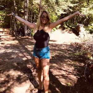 Meet your Posher, Leslie